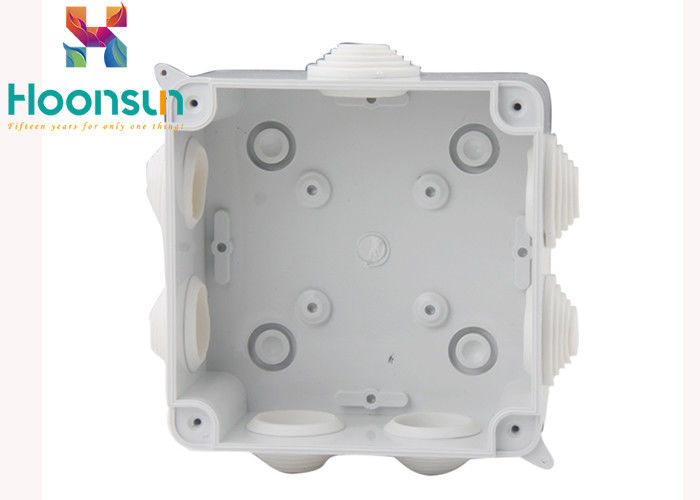 IP65 Beyaz Su Geçirmez Bağlantı Kutusu Kablo Bezi PVC Tıpa ile 100 * 100 * 70 Boyut